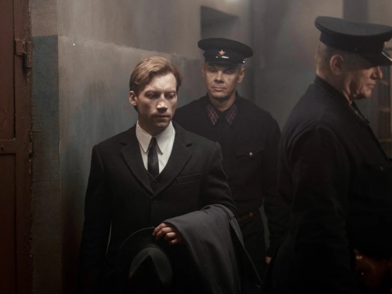 Two Prosecutors İncelemesi: Bir İdealin&nbsp;Peşinde